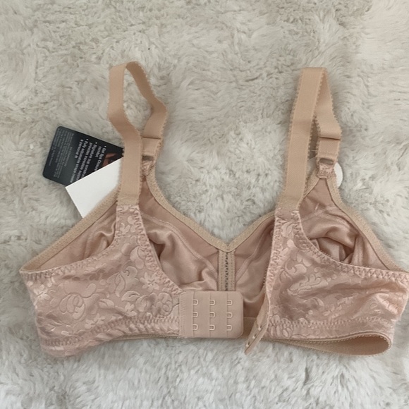Bali bra- 36B- NWT - Picture 3 of 8